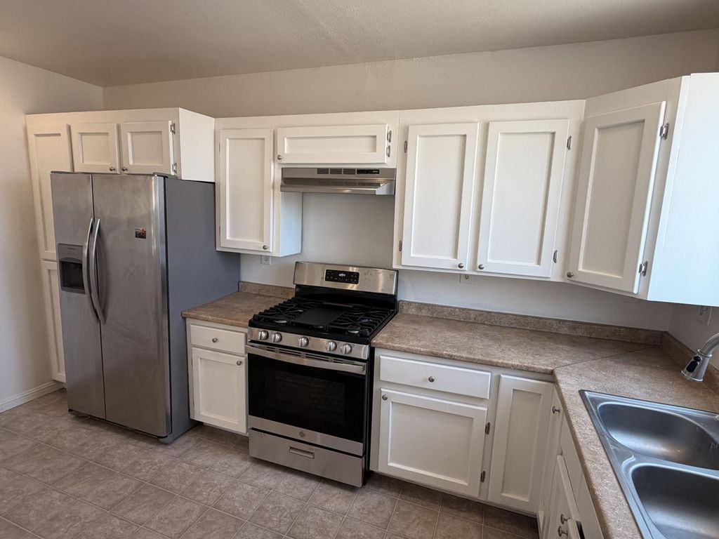 Image 13 of property listing at 410 N 3rd Street, Chowchilla, CA 93610