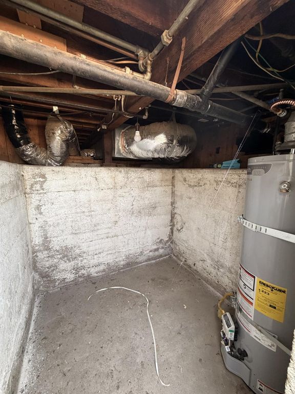 Image 21 of property listing at 410 N 3rd Street, Chowchilla, CA 93610