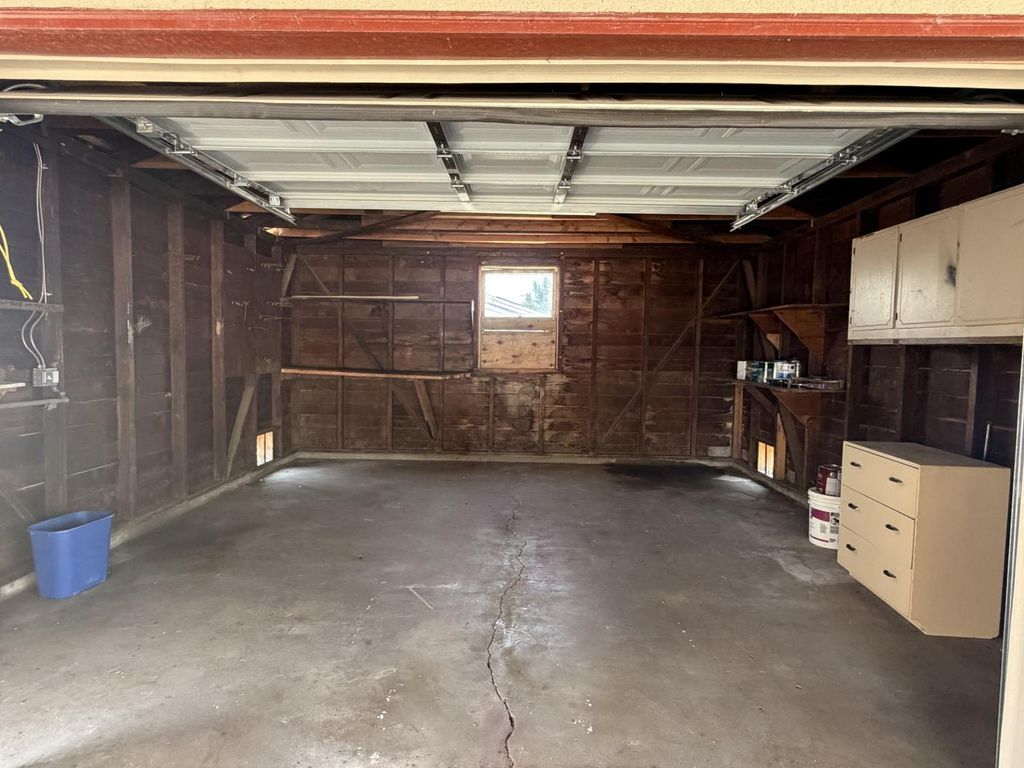 Image 23 of property listing at 410 N 3rd Street, Chowchilla, CA 93610
