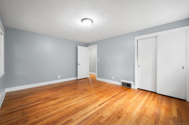 21 Davis Road, East Hartford, CT 06118