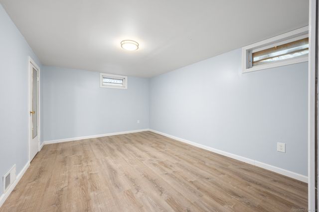 21 Davis Road, East Hartford, CT 06118