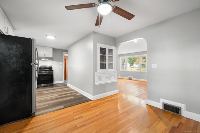 21 Davis Road, East Hartford, CT 06118