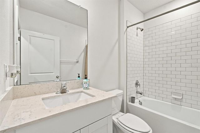 2013 LANIER ROAD, Zephyrhills, FL 33541