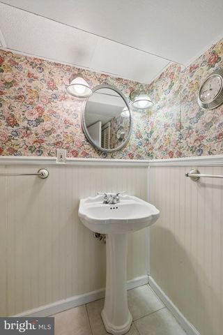 2398 HOLLIS RD, Havertown, PA 19083