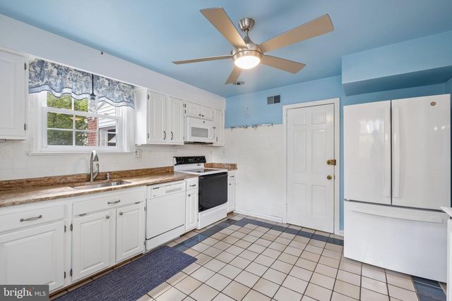 2398 HOLLIS RD, Havertown, PA 19083