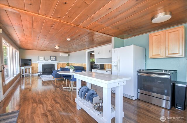 22492 N US Hwy 101, Shelton, WA 98584