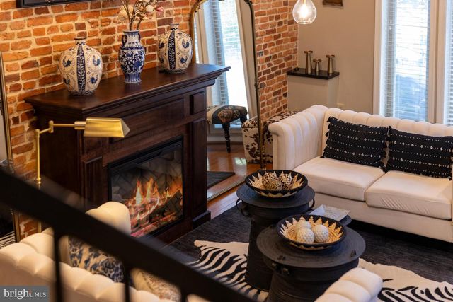 2 N CLINTON ST, Baltimore, MD 21224