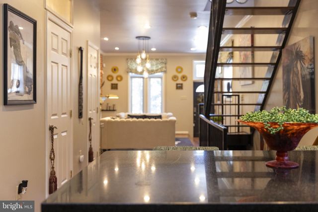 2 N CLINTON ST, Baltimore, MD 21224