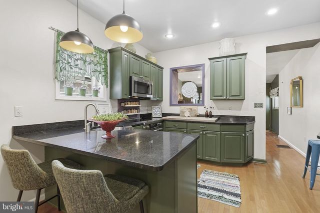 2 N CLINTON ST, Baltimore, MD 21224