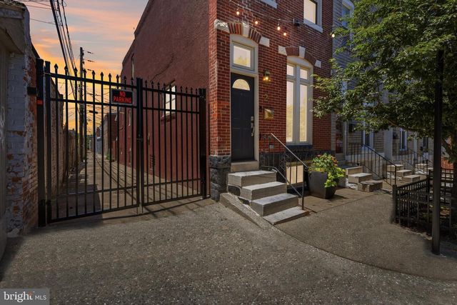2 N CLINTON ST, Baltimore, MD 21224