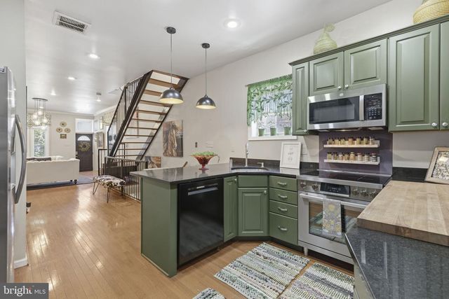 2 N CLINTON ST, Baltimore, MD 21224