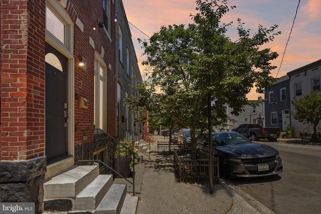 2 N CLINTON ST, Baltimore, MD 21224