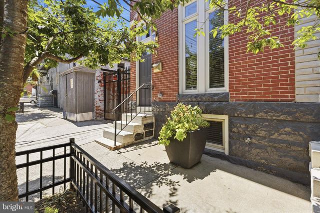 2 N CLINTON ST, Baltimore, MD 21224