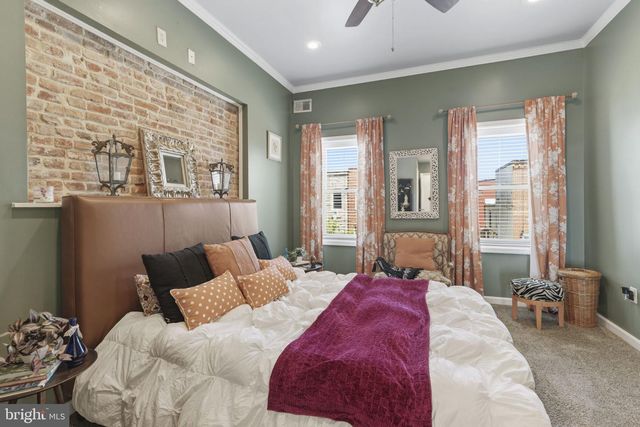 2 N CLINTON ST, Baltimore, MD 21224
