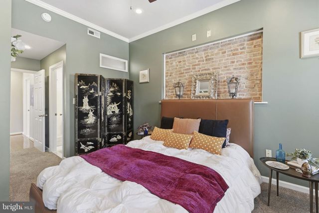 2 N CLINTON ST, Baltimore, MD 21224