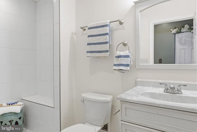 2 N CLINTON ST, Baltimore, MD 21224