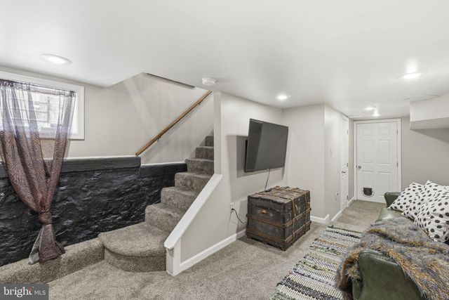2 N CLINTON ST, Baltimore, MD 21224