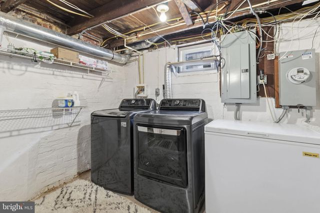 2 N CLINTON ST, Baltimore, MD 21224