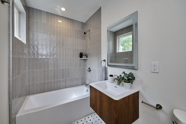 17 Macarthur Street 2, Somerville, MA 02143