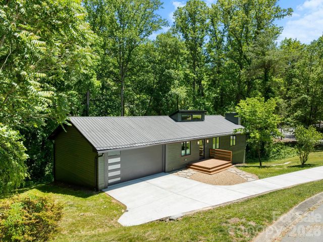 17 Muirfield Drive, Arden, NC 28704