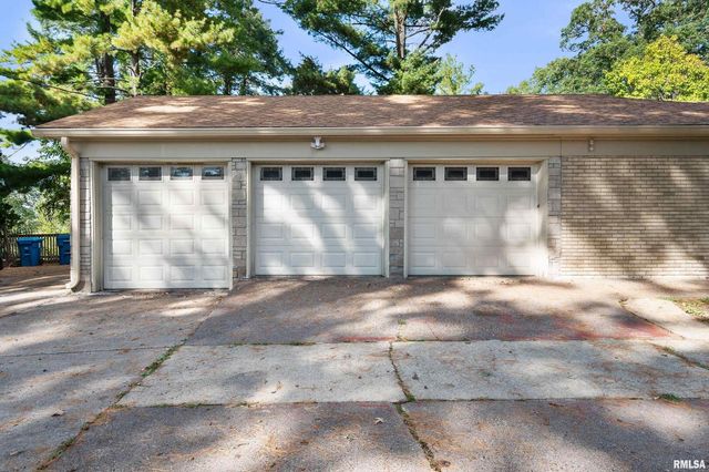 660 18TH Avenue, East Moline, IL 61244