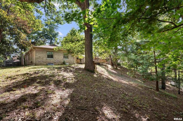 660 18TH Avenue, East Moline, IL 61244