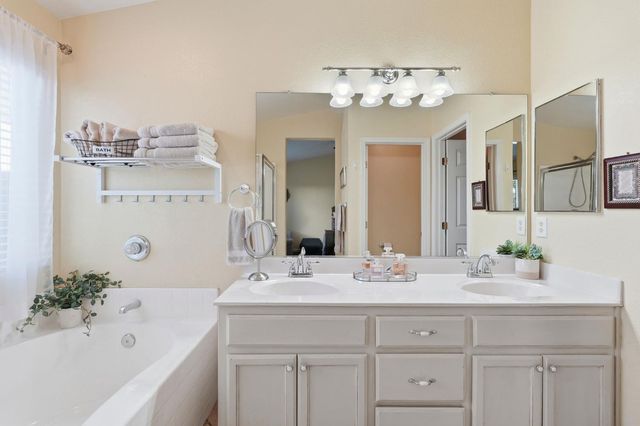 2451 Martin Anthony Ct, Tracy, CA 95377