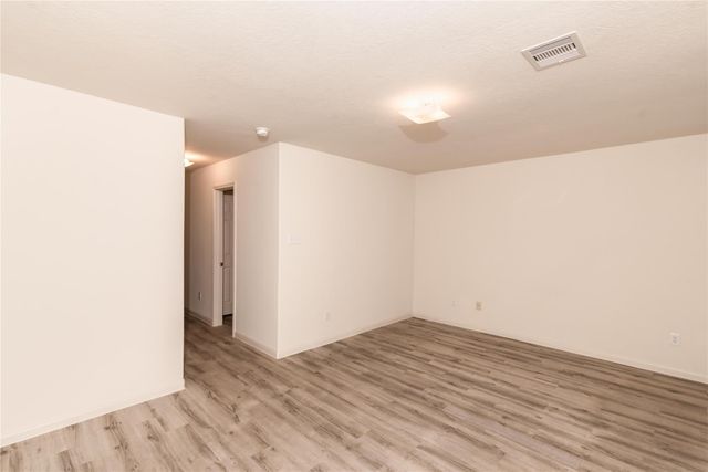 5735 Post Oak Manor Drive, Houston, TX 77085