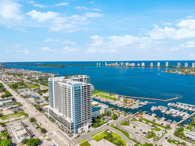 220 Lake Shore Dr 1512, West Palm Beach, FL 33403