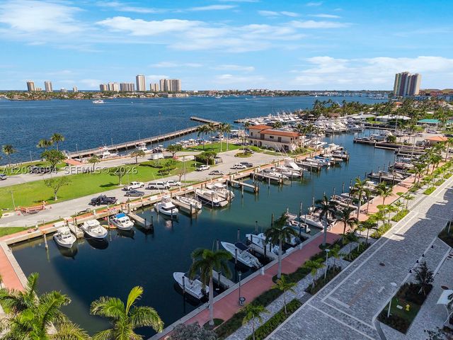 220 Lake Shore Dr 1512, West Palm Beach, FL 33403