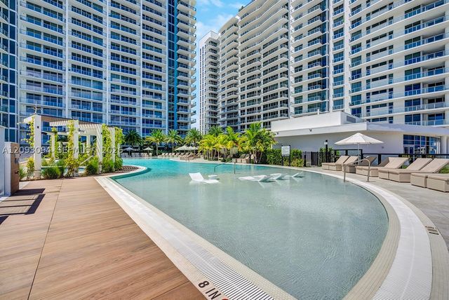 220 Lake Shore Dr 1512, West Palm Beach, FL 33403