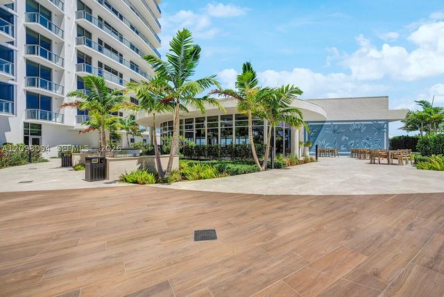 220 Lake Shore Dr 1512, West Palm Beach, FL 33403