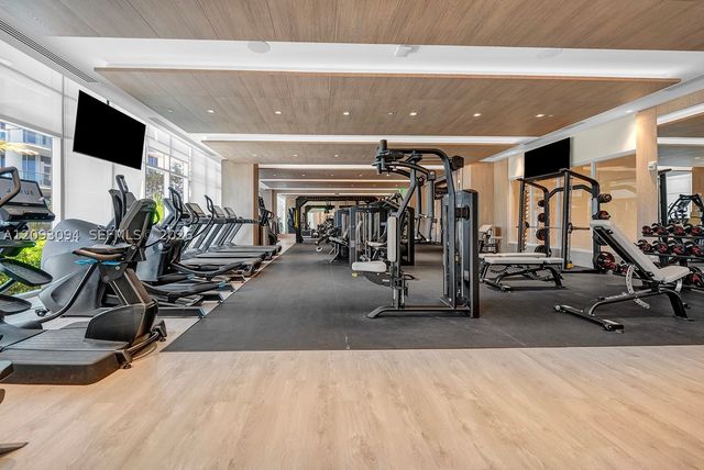 220 Lake Shore Dr 1512, West Palm Beach, FL 33403