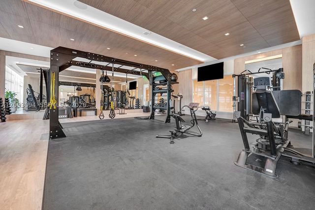 220 Lake Shore Dr 1512, West Palm Beach, FL 33403