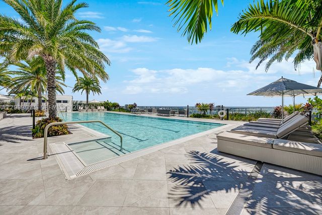 220 Lake Shore Dr 1512, West Palm Beach, FL 33403