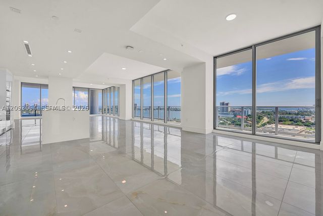 220 Lake Shore Dr 1512, West Palm Beach, FL 33403