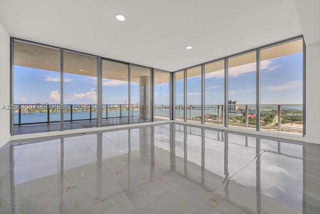 220 Lake Shore Dr 1512, West Palm Beach, FL 33403