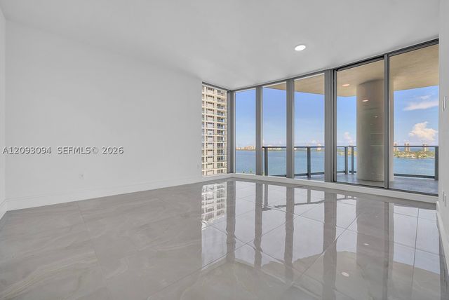 220 Lake Shore Dr 1512, West Palm Beach, FL 33403