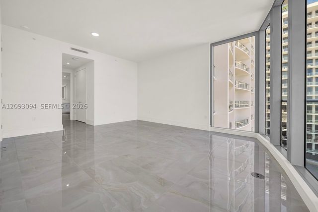 220 Lake Shore Dr 1512, West Palm Beach, FL 33403
