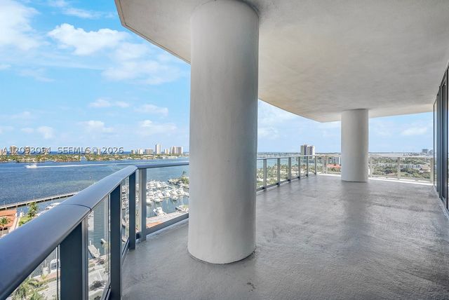 220 Lake Shore Dr 1512, West Palm Beach, FL 33403