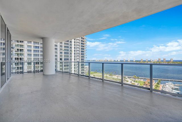 220 Lake Shore Dr 1512, West Palm Beach, FL 33403