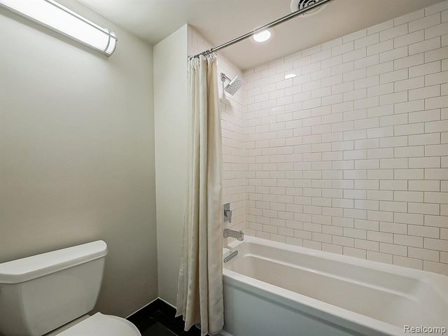 100 N Center Street 401, Royal Oak, MI 48067