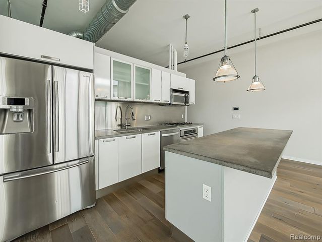 100 N Center Street 401, Royal Oak, MI 48067