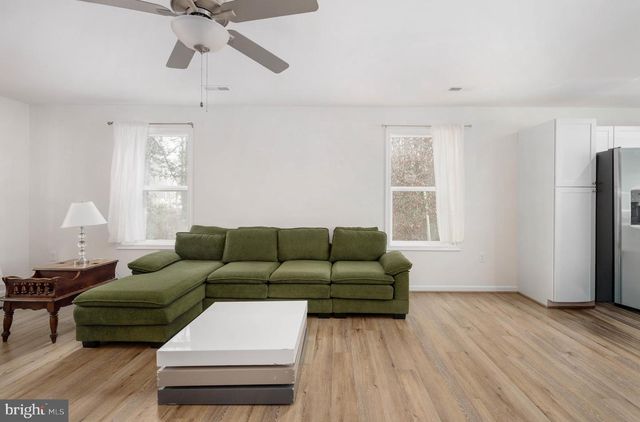 218 SHOREWOOD DR, Colonial Beach, VA 22443