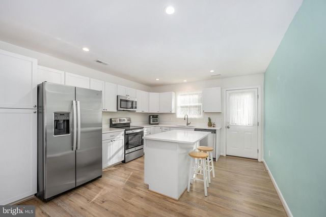 218 SHOREWOOD DR, Colonial Beach, VA 22443