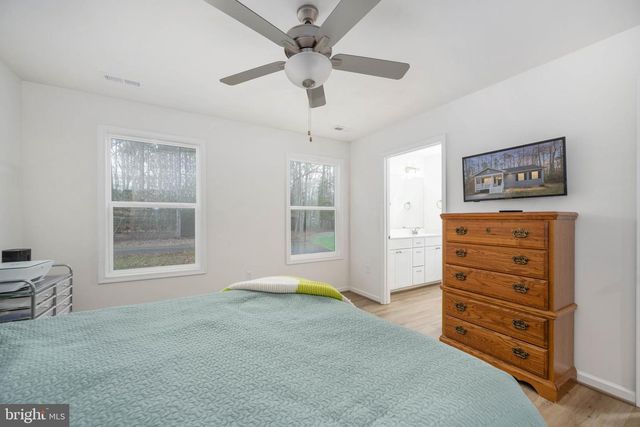 218 SHOREWOOD DR, Colonial Beach, VA 22443