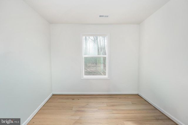 218 SHOREWOOD DR, Colonial Beach, VA 22443