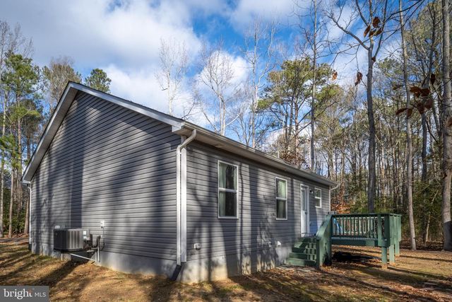 218 SHOREWOOD DR, Colonial Beach, VA 22443