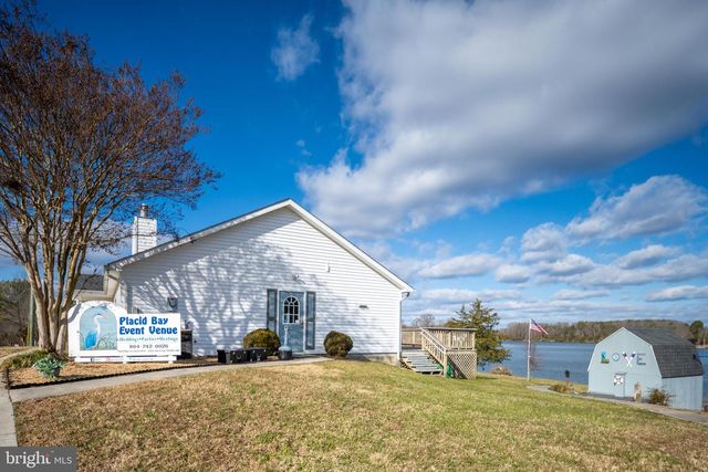 218 SHOREWOOD DR, Colonial Beach, VA 22443