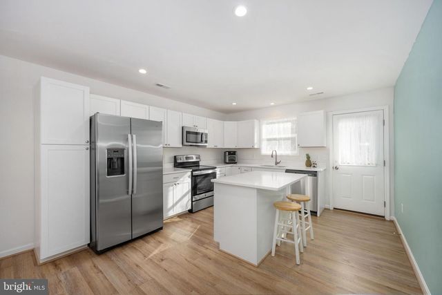 218 SHOREWOOD DR, Colonial Beach, VA 22443